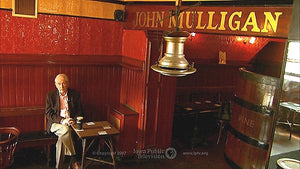 Frank McCourt, host of Historic Pubs of Dublin, at Mulligan's