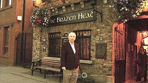 Frank McCourt, host of Historic Pubs of Dublin, at the 800+year-old Brazen Head